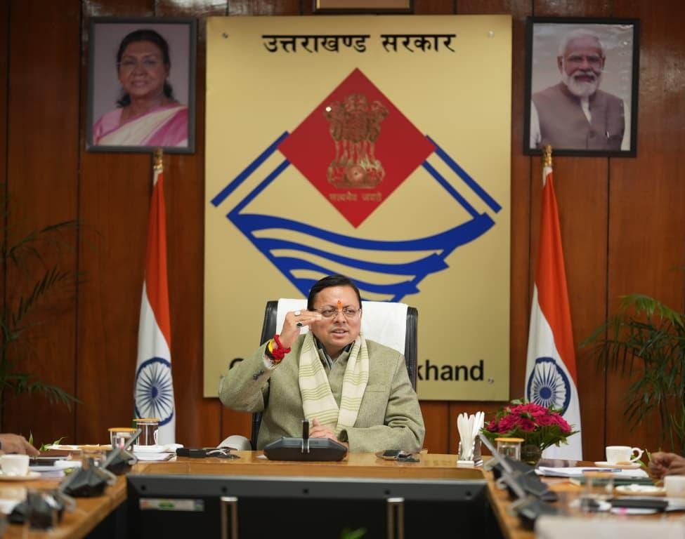 पहाड़ों को मिलेगी नई रफ्तार: एस्केप टनल बनेंगी पैरेलल रोड, कर्णप्रयाग-बागेश्वर रेल विस्तार पर सीएम के निर्देश